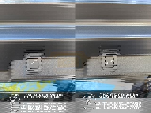 Used 2020 Land Rover Discovery Landmark image 24