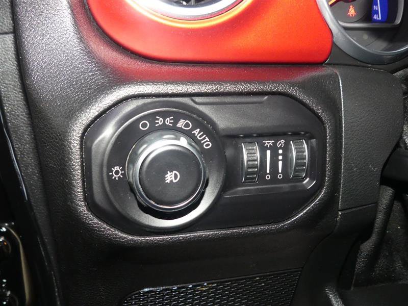 Used 2018 Jeep Wrangler Unlimited Rubicon w/ Dual Top Group image 29