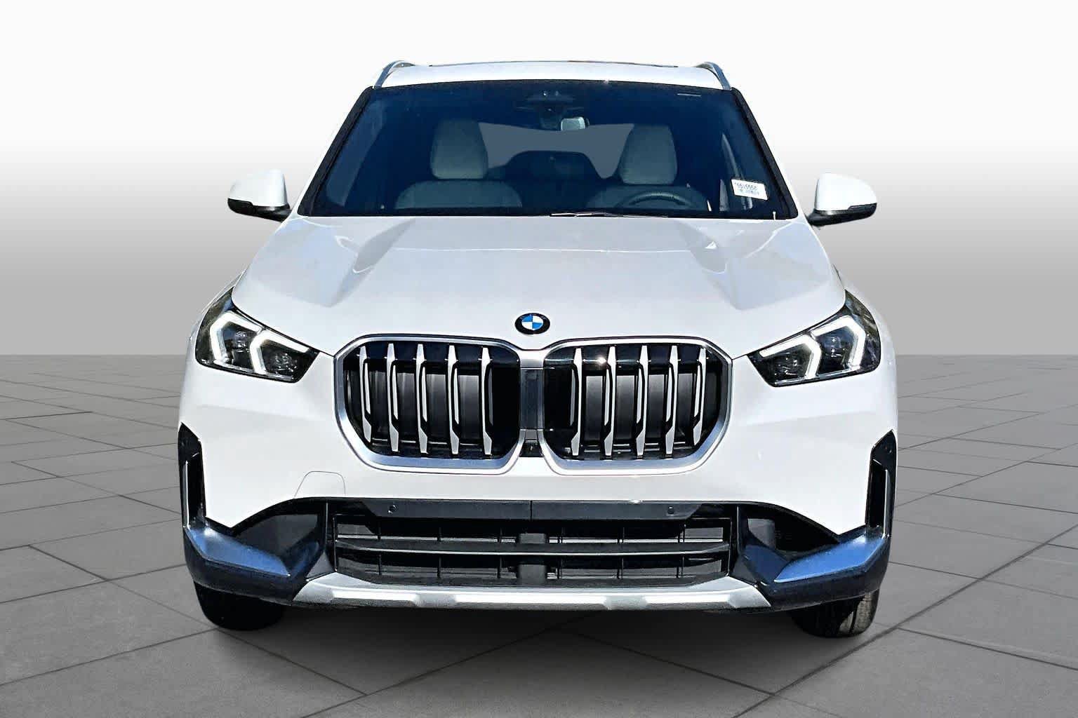 Used 2026 BMW X1 xDrive28i w/ Technology Package AWD/4WD image 3