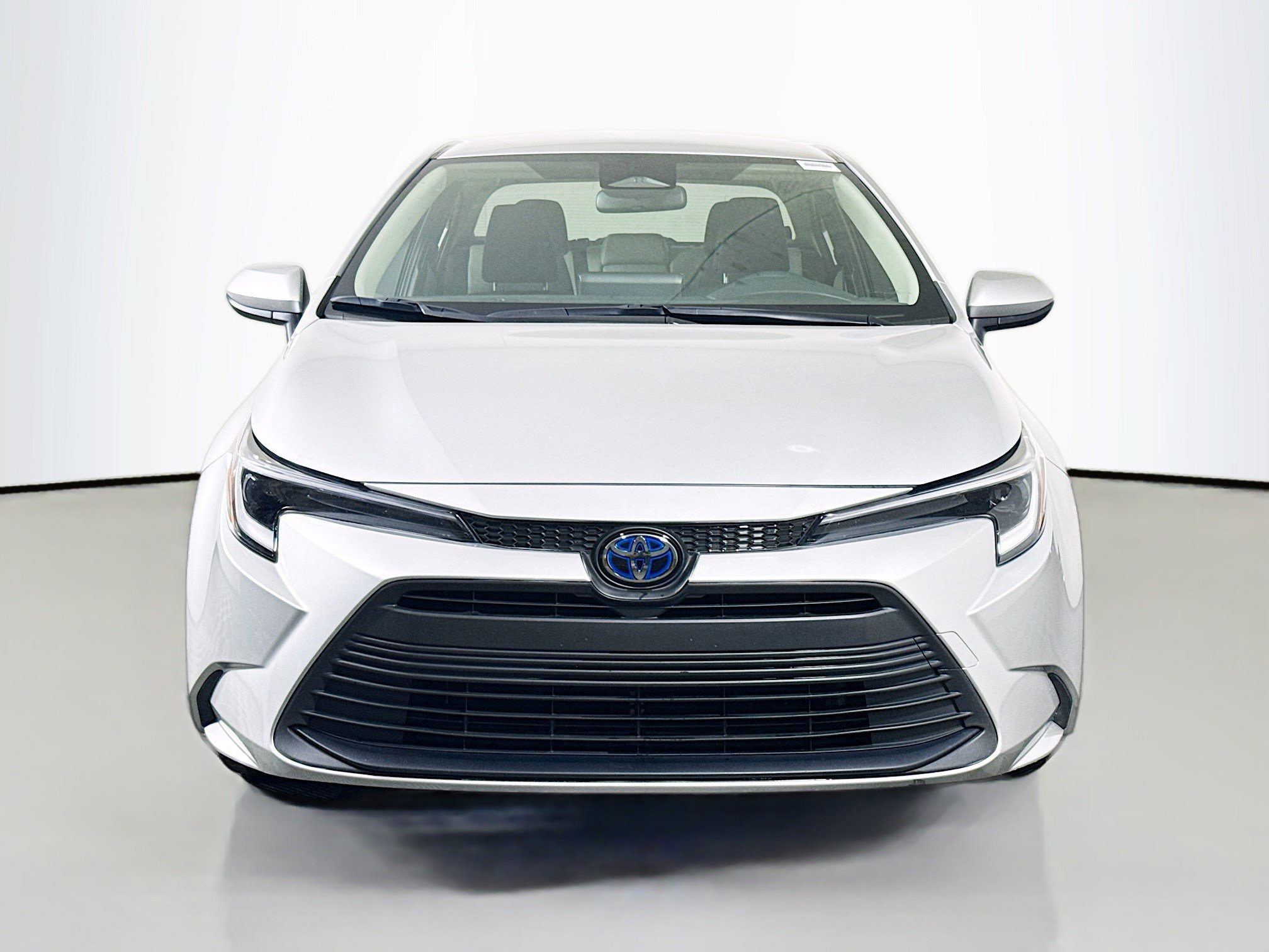 Used 2024 Toyota Corolla LE image 2