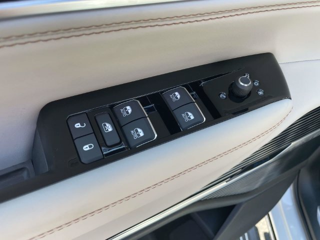 New 2026 Jeep Grand Wagoneer L Summit w/ Premium Group III AWD/4WD image 22