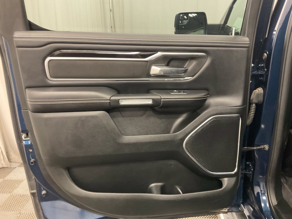 Used 2019 RAM 1500 Laramie w/ Sport Appearance Package AWD/4WD image 32