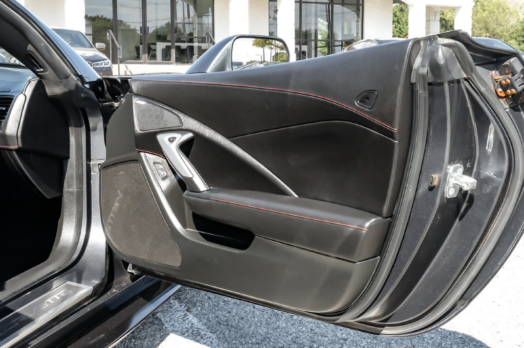Used 2018 Chevrolet Corvette Z06 RWD image 32