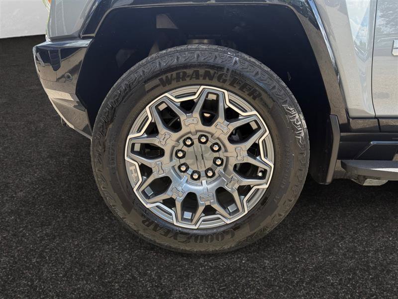 Used 2024 GMC Hummer EV 3X AWD/4WD image 17