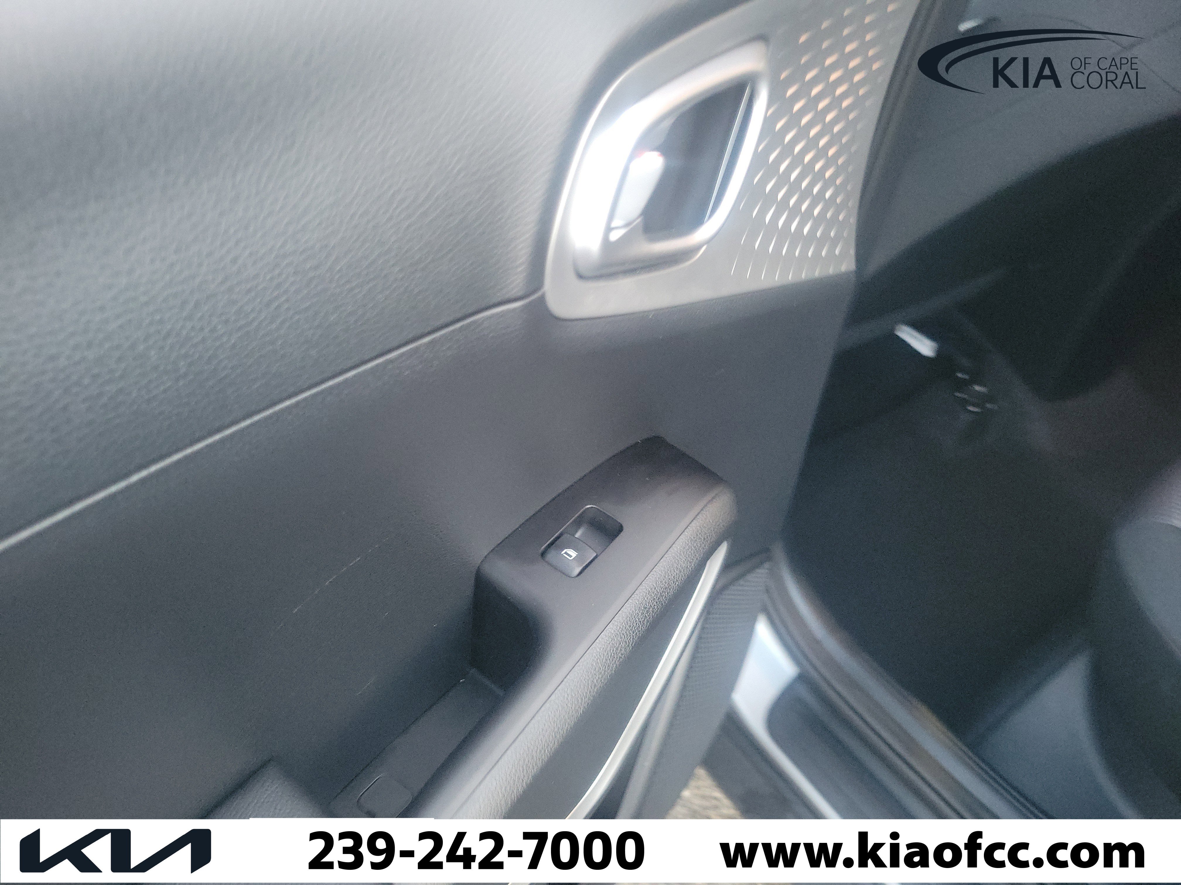 Certified 2023 Kia Soul LX FWD image 13