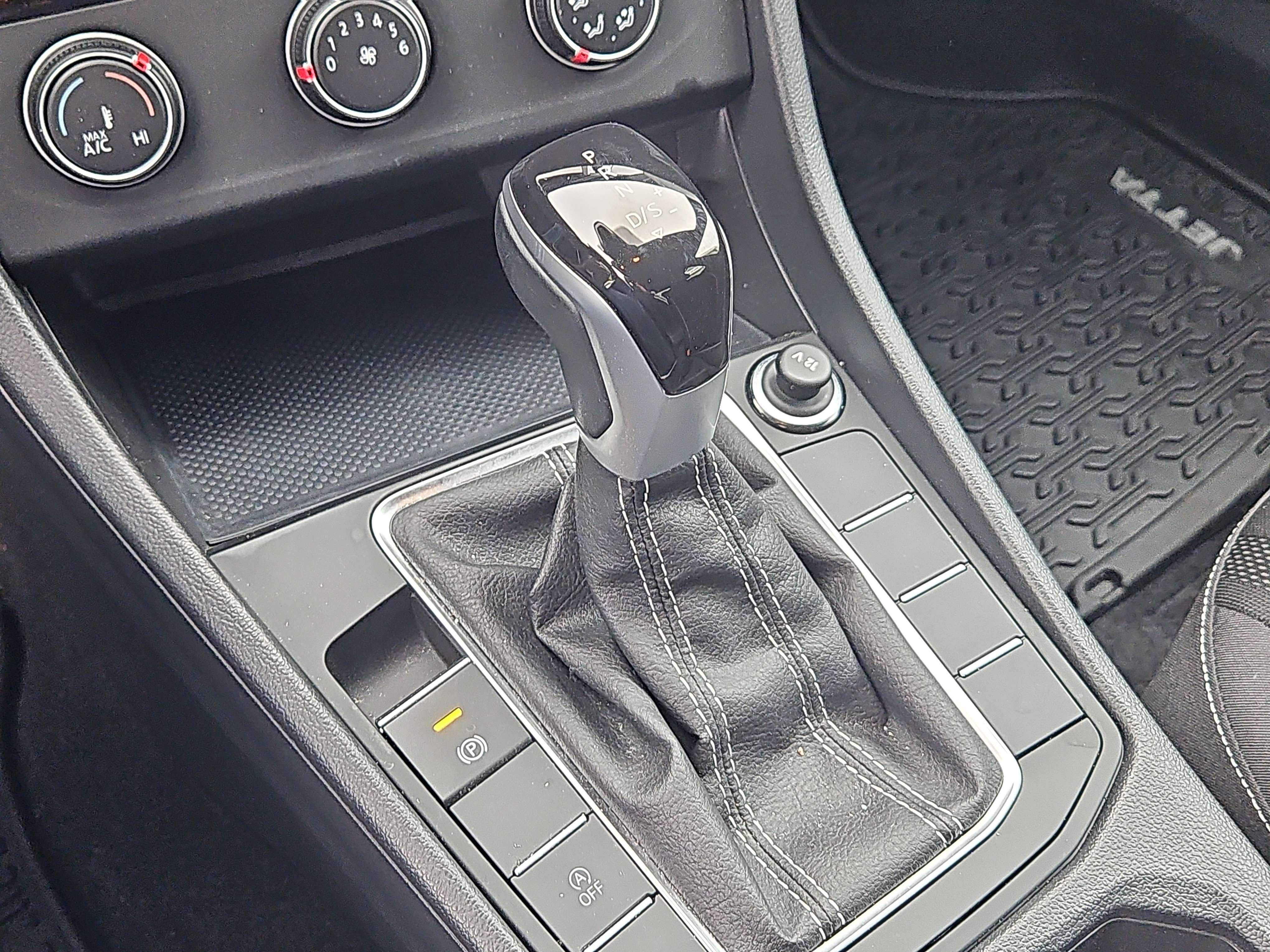 Certified 2023 Volkswagen Jetta Sport FWD image 15