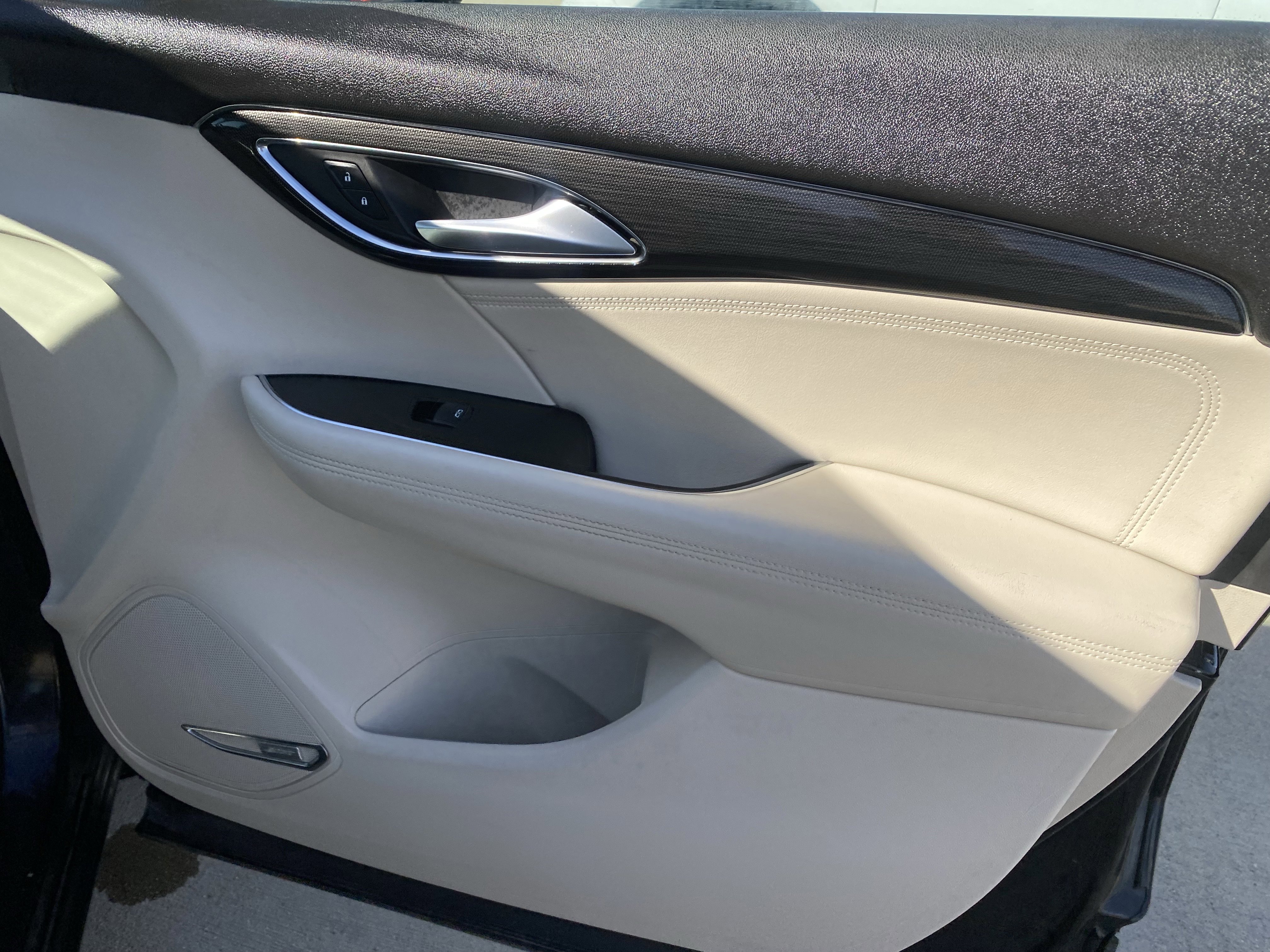 Used 2022 Buick Envision Essence w/ Technology Package I image 13