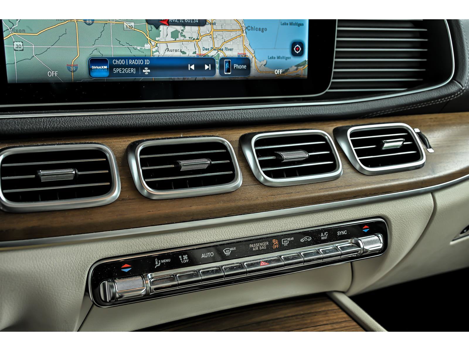 Certified 2024 Mercedes-Benz GLS 450 4MATIC image 21