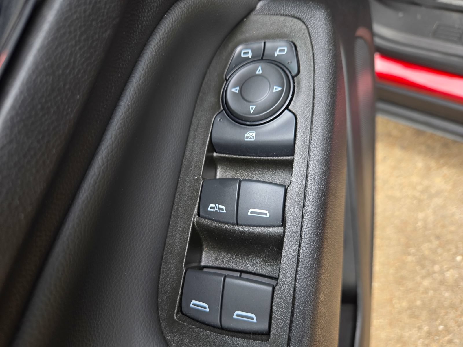 Used 2024 Chevrolet Equinox LT w/ LPO, Floor Liner Package FWD image 30