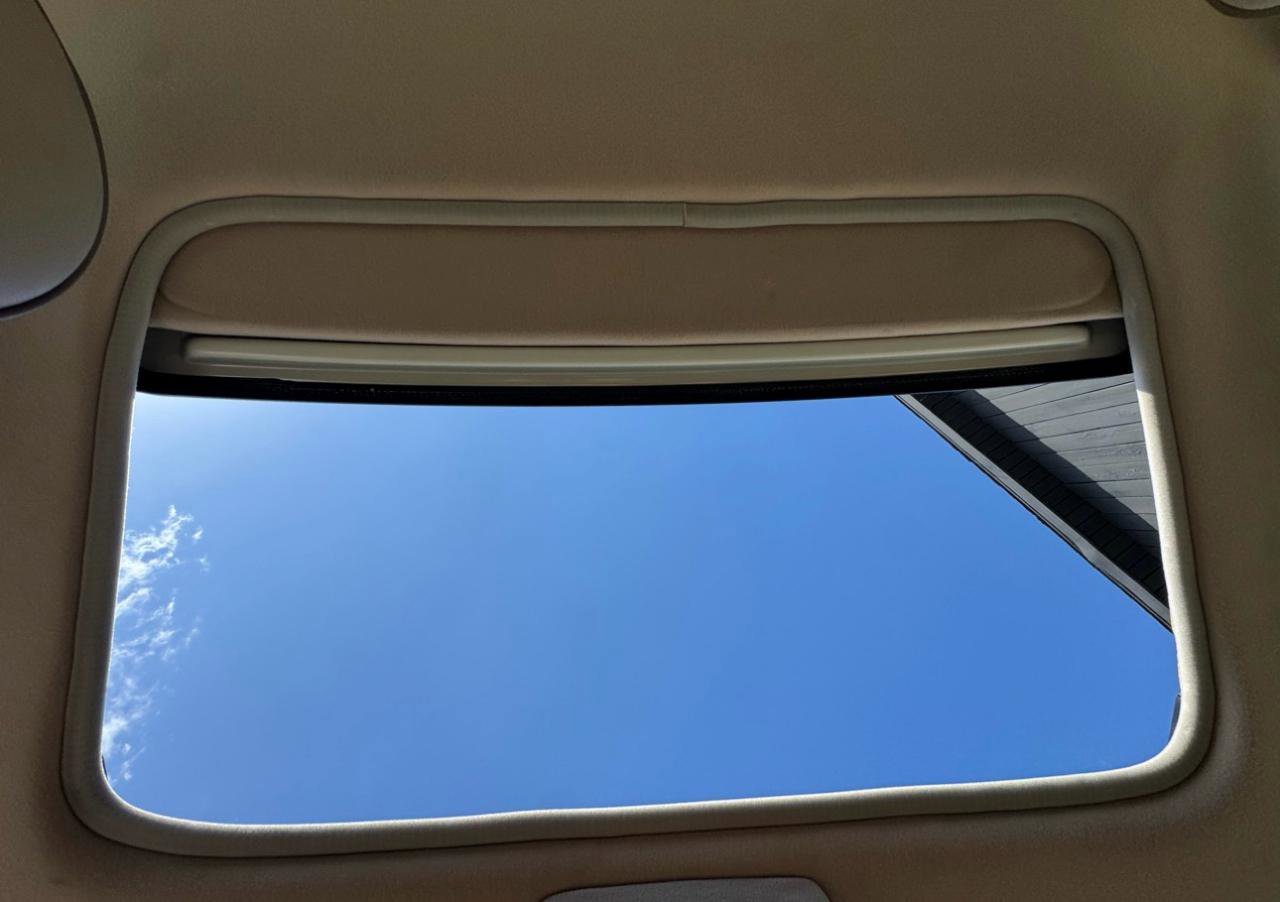 Used 2003 Jaguar XJ8 image 21