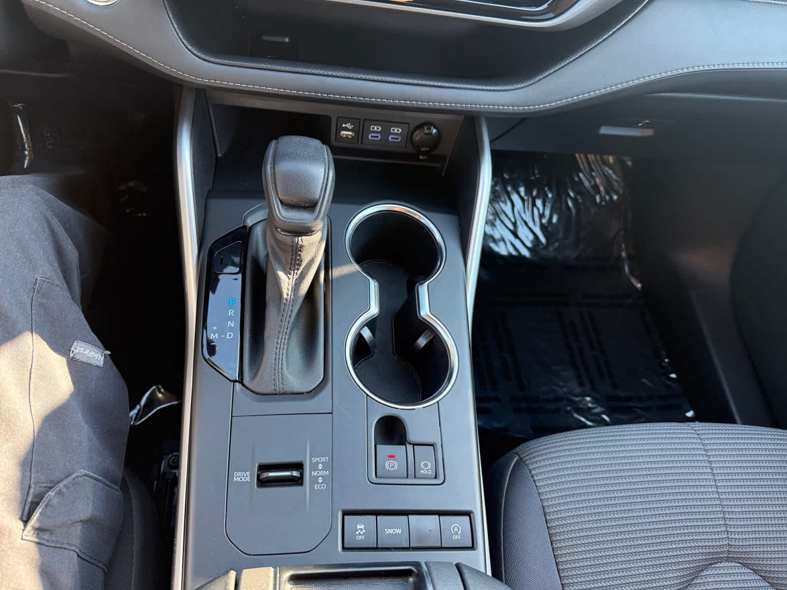 Used 2022 Toyota Highlander L FWD image 18