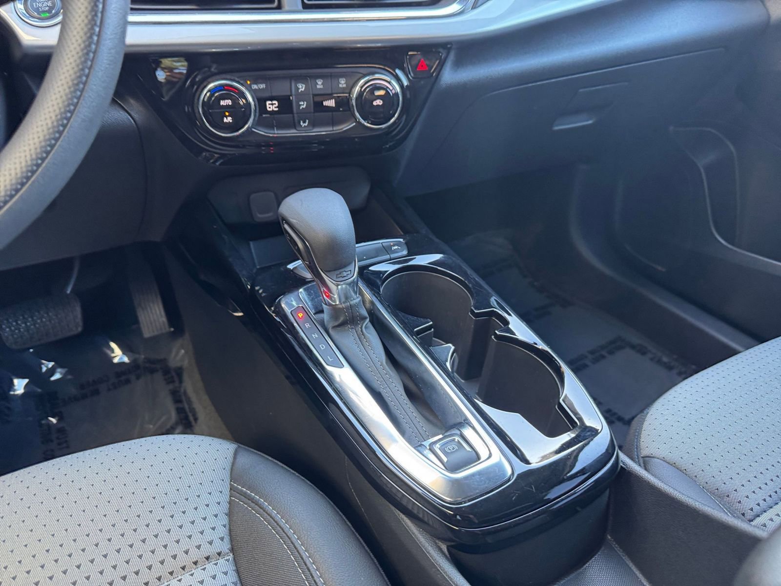 Used 2025 Chevrolet Trax LT image 41