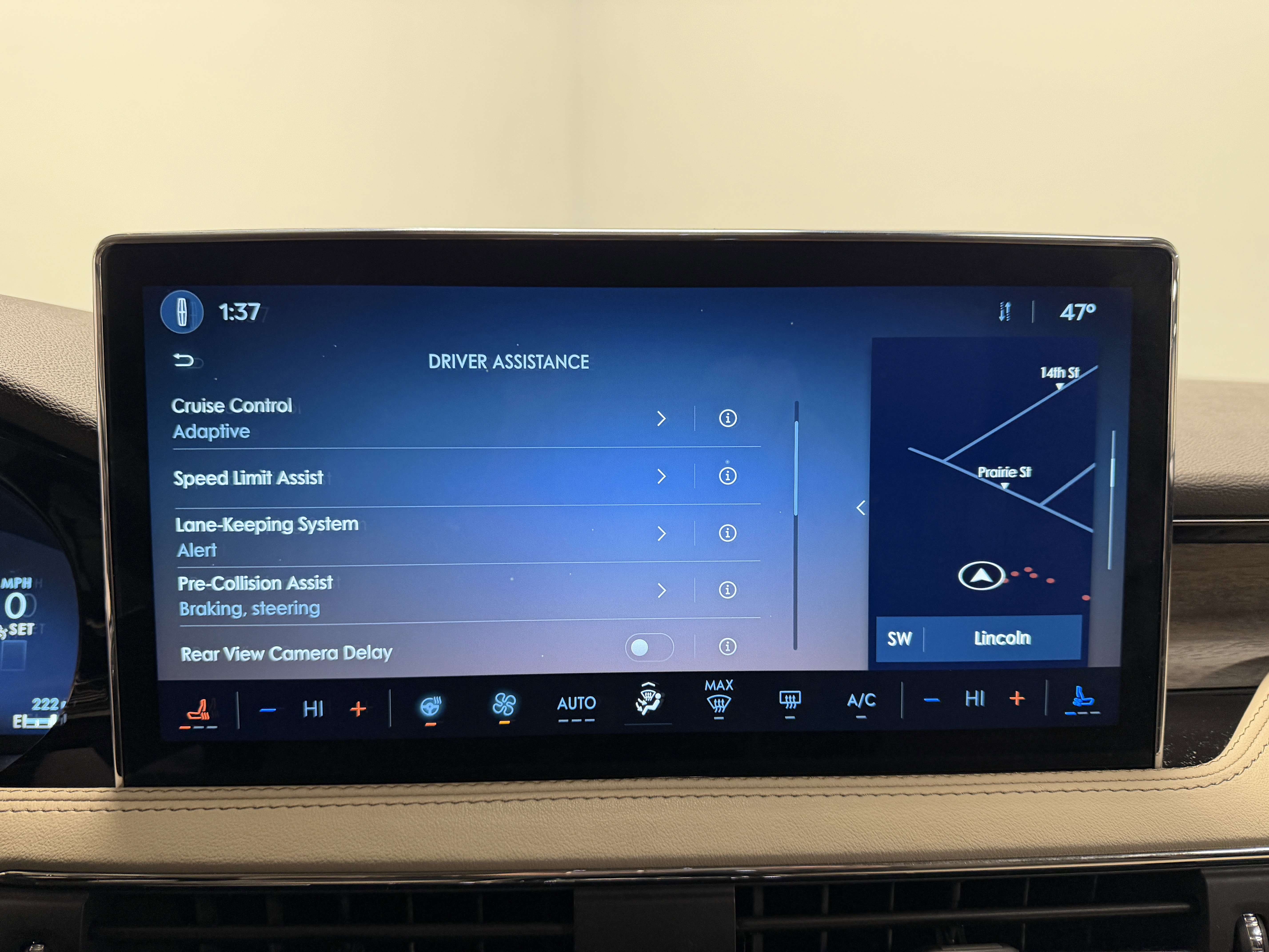 Used 2023 Lincoln Corsair Reserve w/ Equipment Group 201A image 7