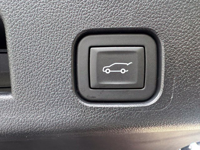 Used 2025 Chevrolet Traverse Z71 w/ Driver Confidence Package AWD/4WD image 8