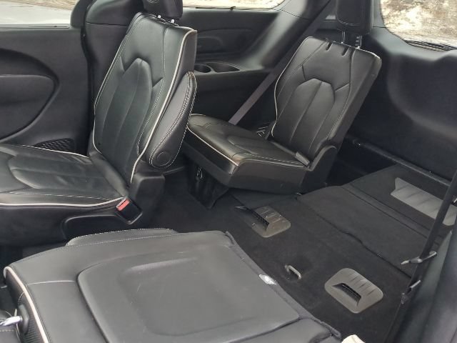 Used 2025 Chrysler Pacifica Limited FWD image 30