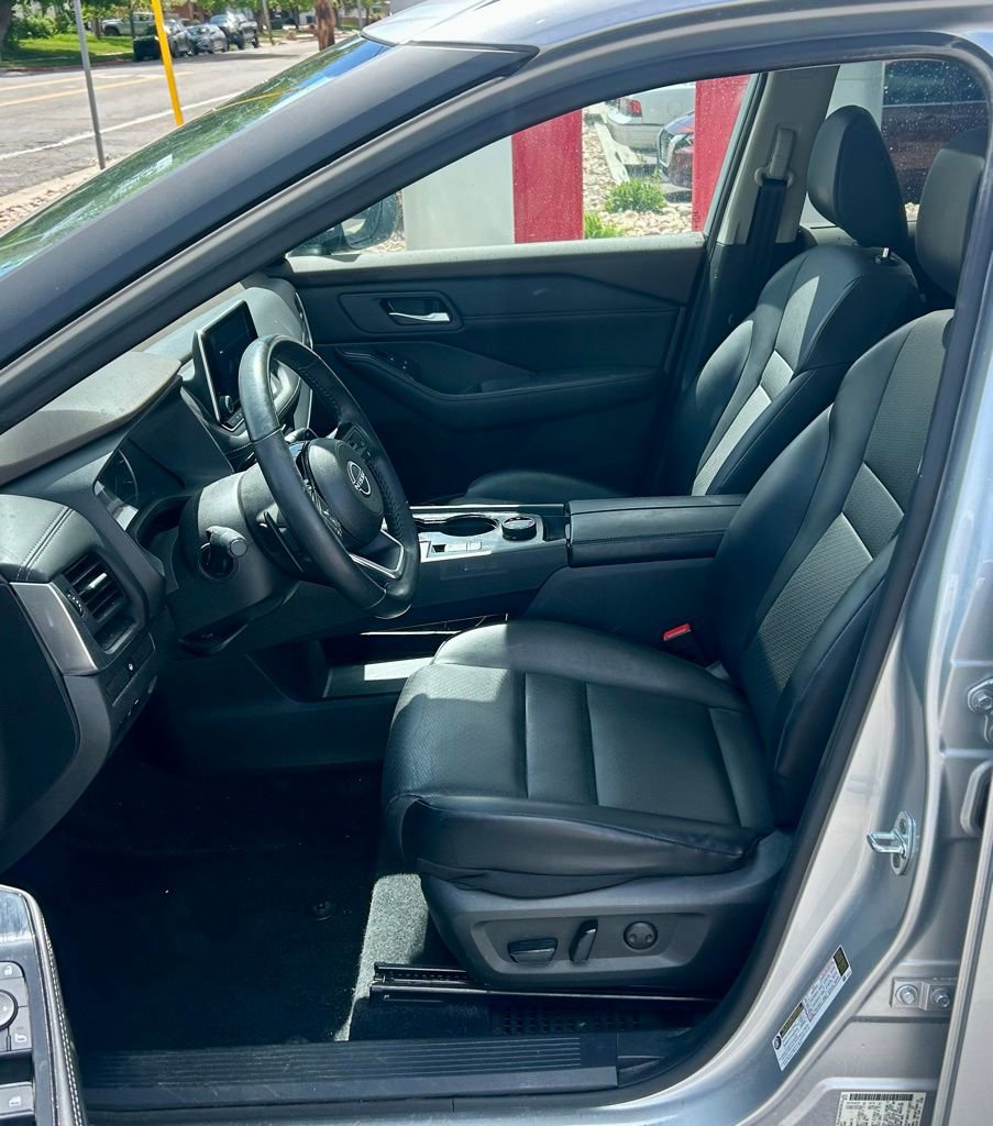 Used 2023 Nissan Rogue SV w/ SV Premium B Package AWD/4WD image 7