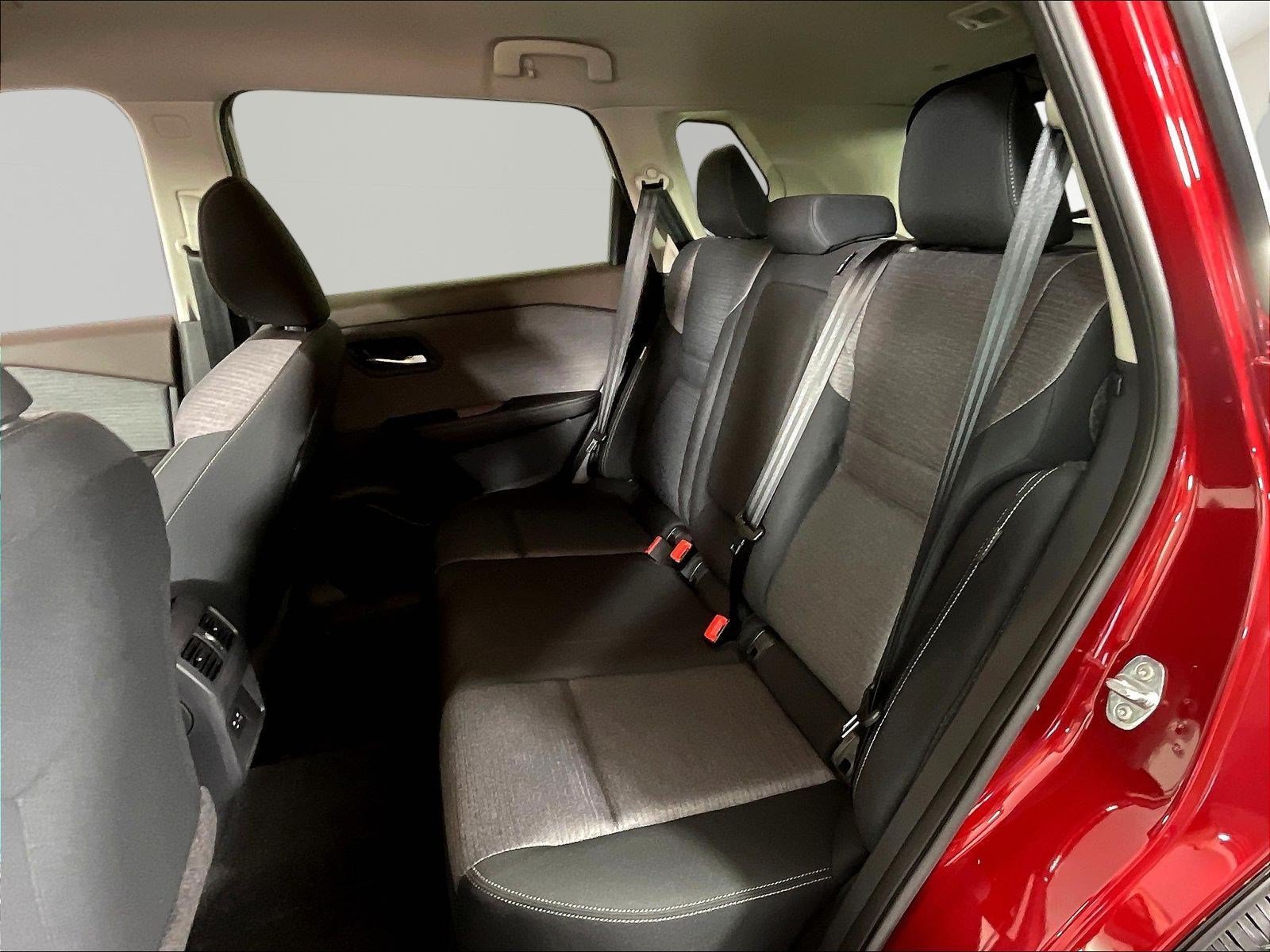 Used 2023 Nissan Rogue SV AWD/4WD image 21
