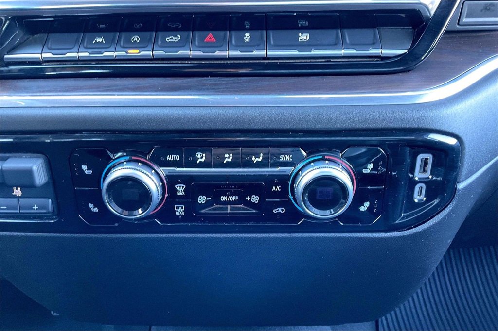 Used 2025 GMC Sierra 1500 SLT image 30