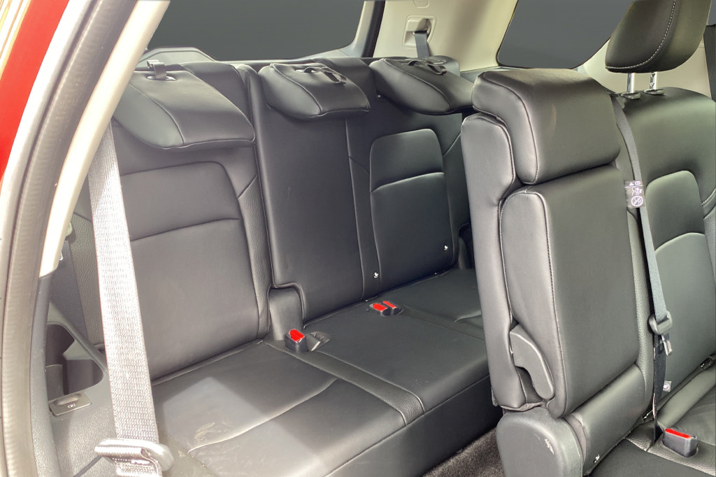 Used 2024 Nissan Pathfinder SL AWD/4WD image 26