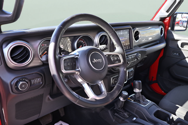 Used 2020 Jeep Wrangler Unlimited Sahara w/ Uconnect 4C Nav & Sound Group AWD/4WD image 11