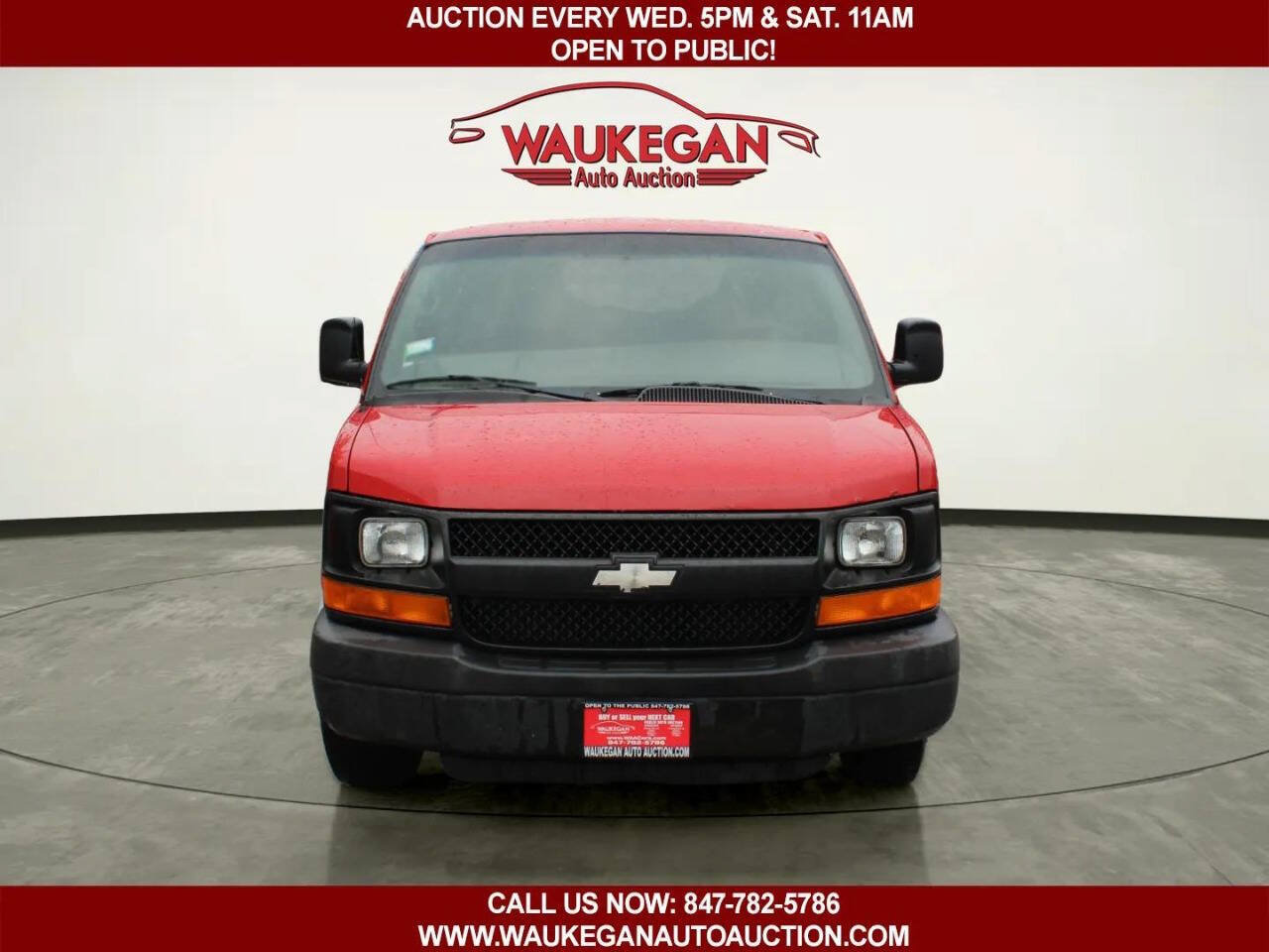 Used 2009 Chevrolet Express 1500 RWD image 2