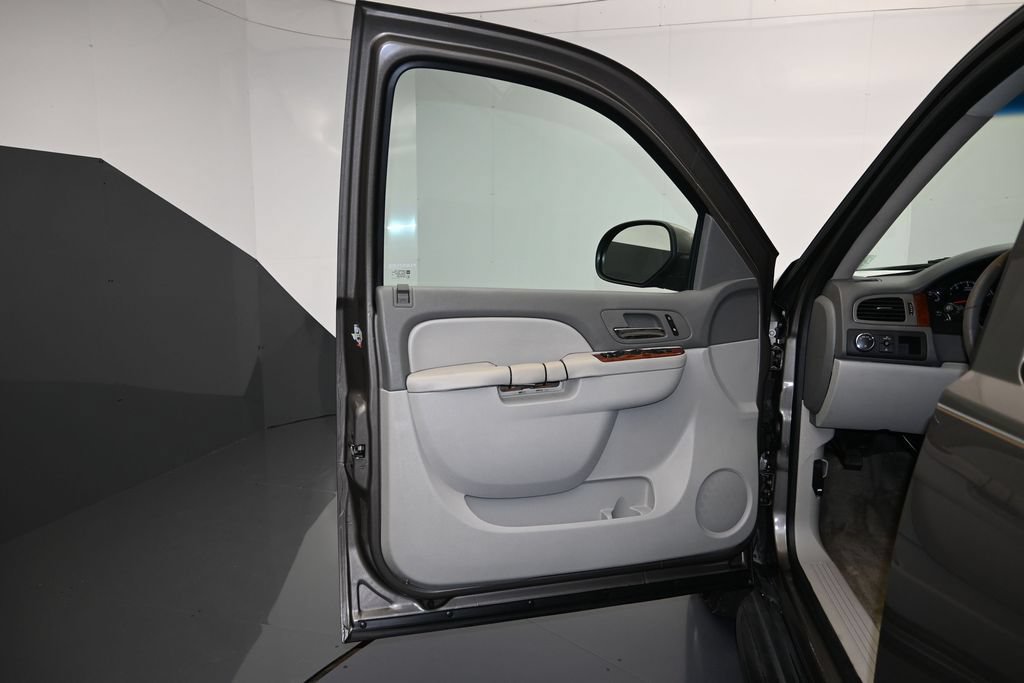 Used 2013 Chevrolet Tahoe LT RWD image 10