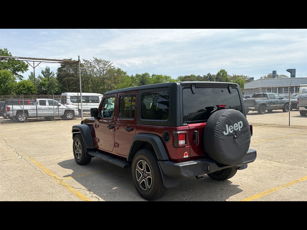 Used 2022 Jeep Wrangler Unlimited Sport w/ Cold Weather Group AWD/4WD image 4