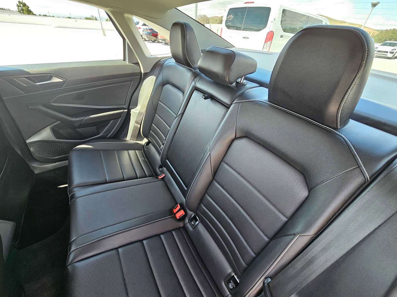 Used 2024 Volkswagen Jetta SE FWD image 17