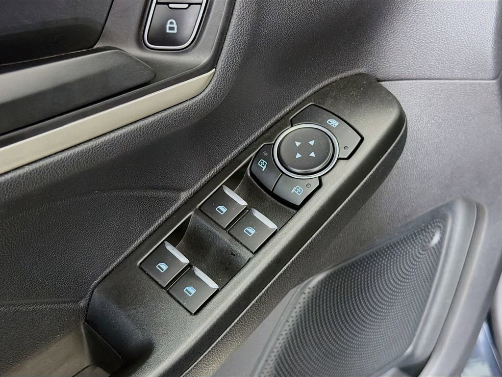 Used 2022 Ford Escape SE w/ SE Sport Appearance Package FWD image 21
