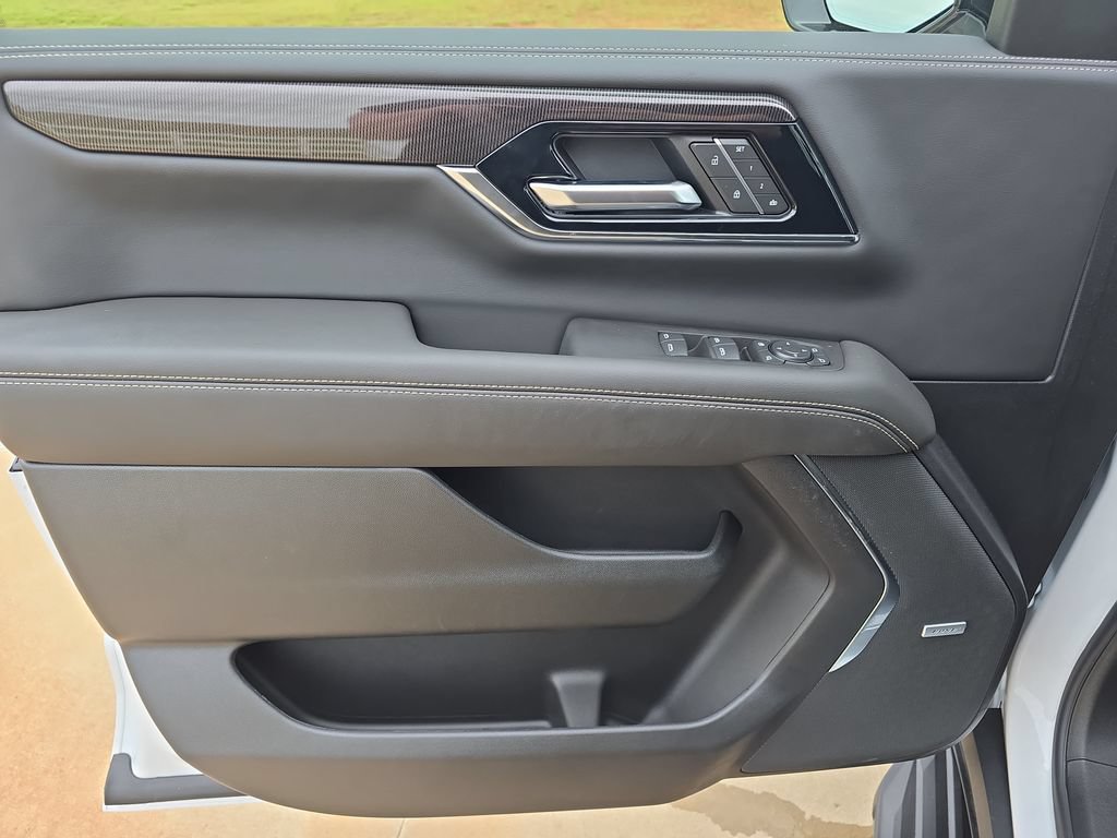 New 2026 GMC Yukon Elevation w/ Elevation Premium Package AWD/4WD image 28