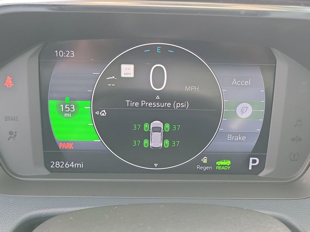 Used 2022 Chevrolet Bolt EUV Premier w/ Sun & Sound Package FWD image 12