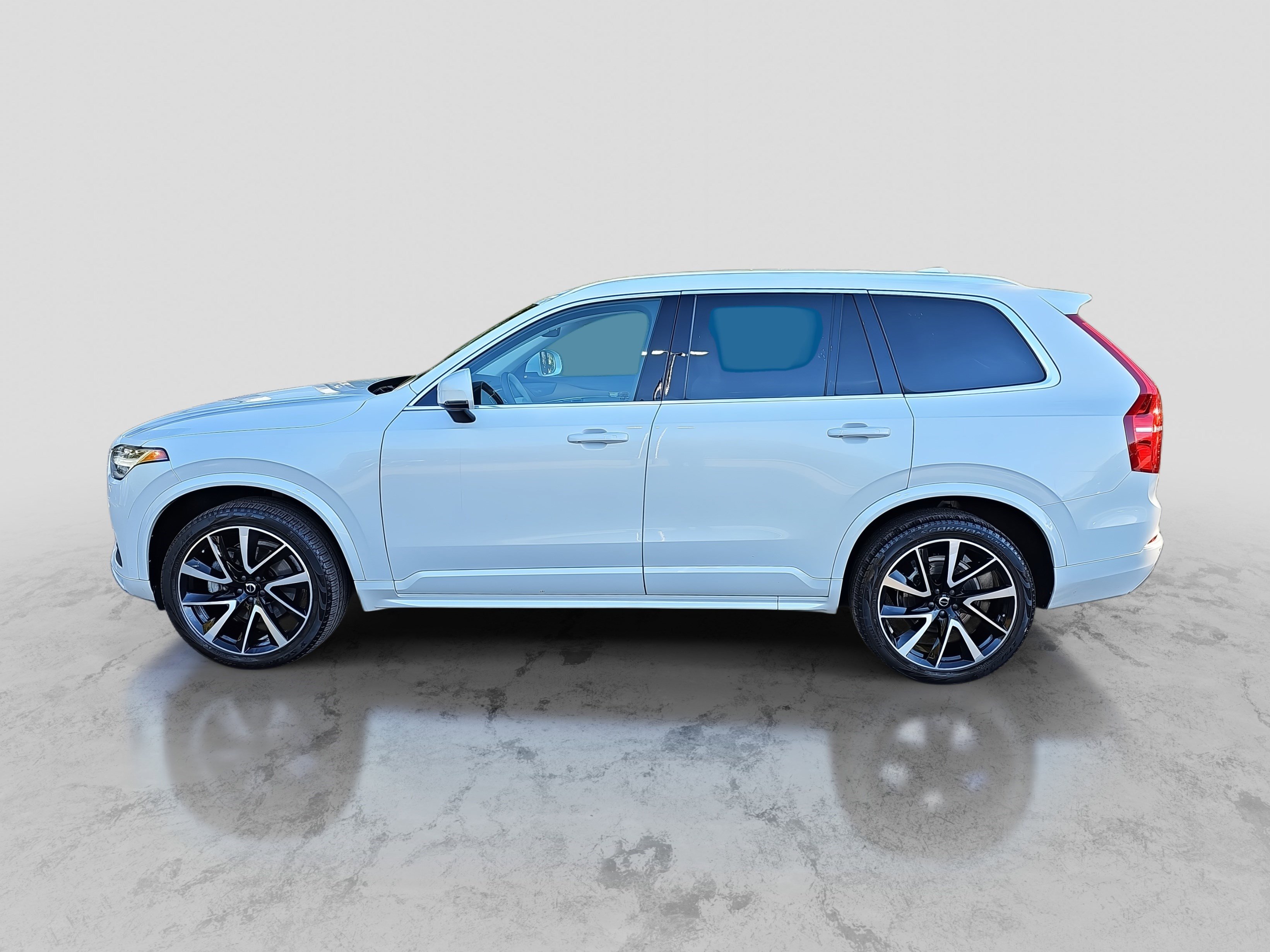 Used 2021 Volvo XC90 T6 Momentum image 8