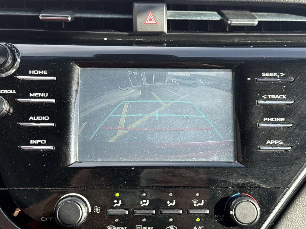 Used 2018 Toyota Camry LE FWD image 27