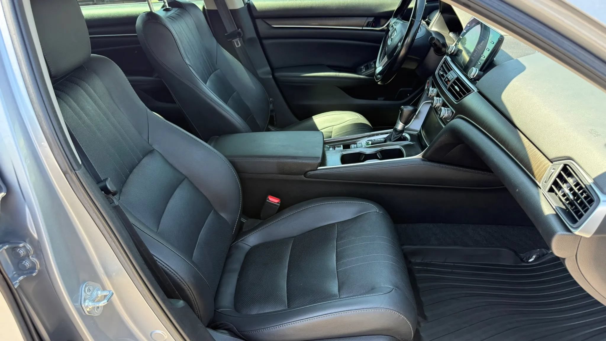 Used 2021 Honda Accord EX-L image 35