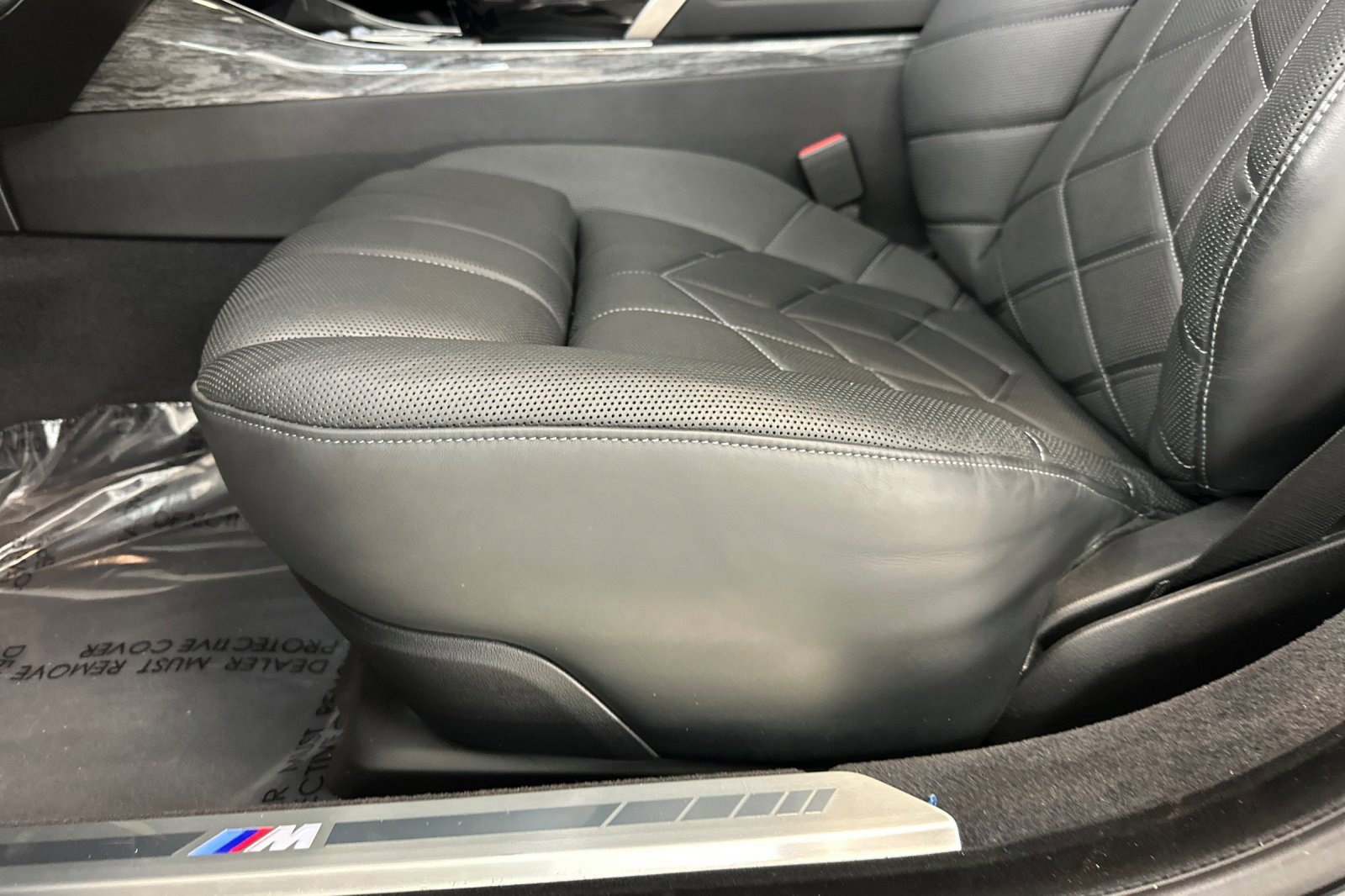 Certified 2024 BMW i7 M70 w/ Executive Package image 13