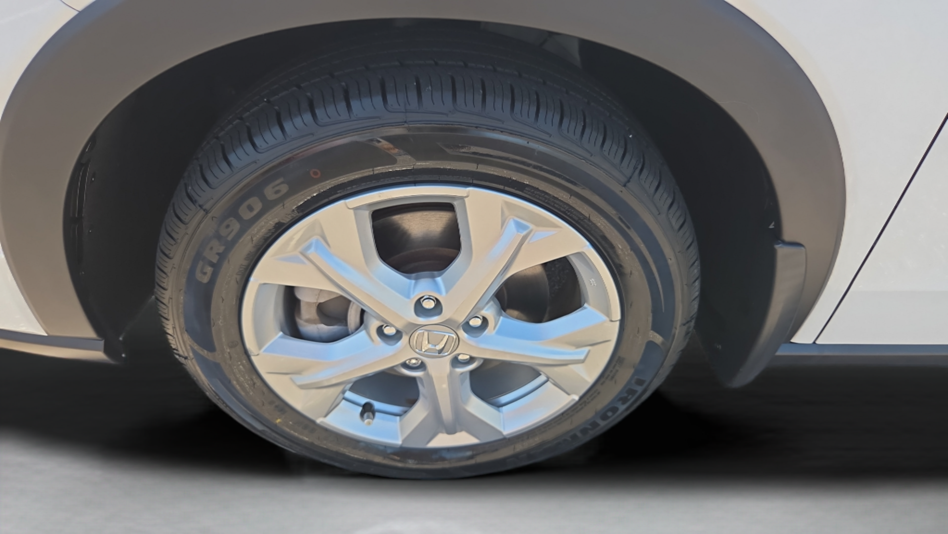 Certified 2024 Honda HR-V LX image 28