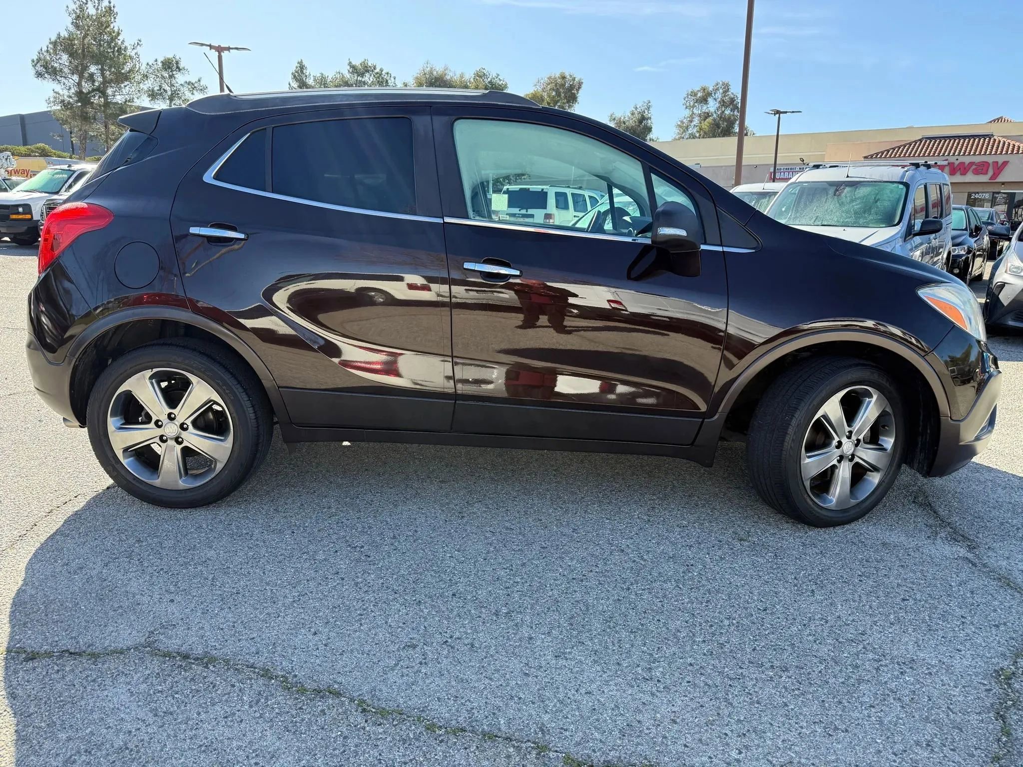 Used 2014 Buick Encore FWD image 2