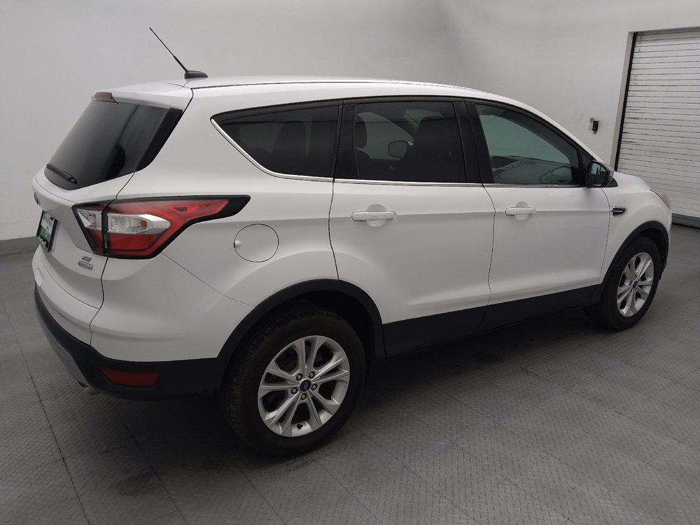 Used 2017 Ford Escape SE FWD image 10