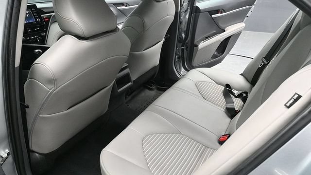 Used 2022 Toyota Camry SE FWD image 11