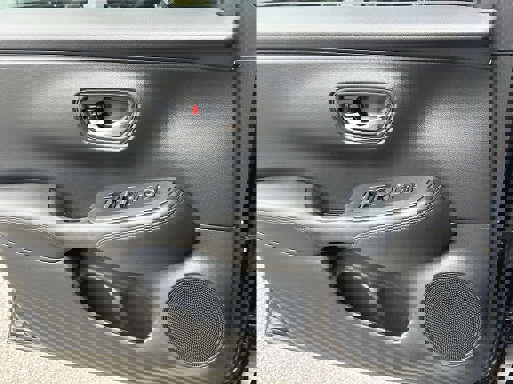 Used 2025 Honda HR-V LX image 22