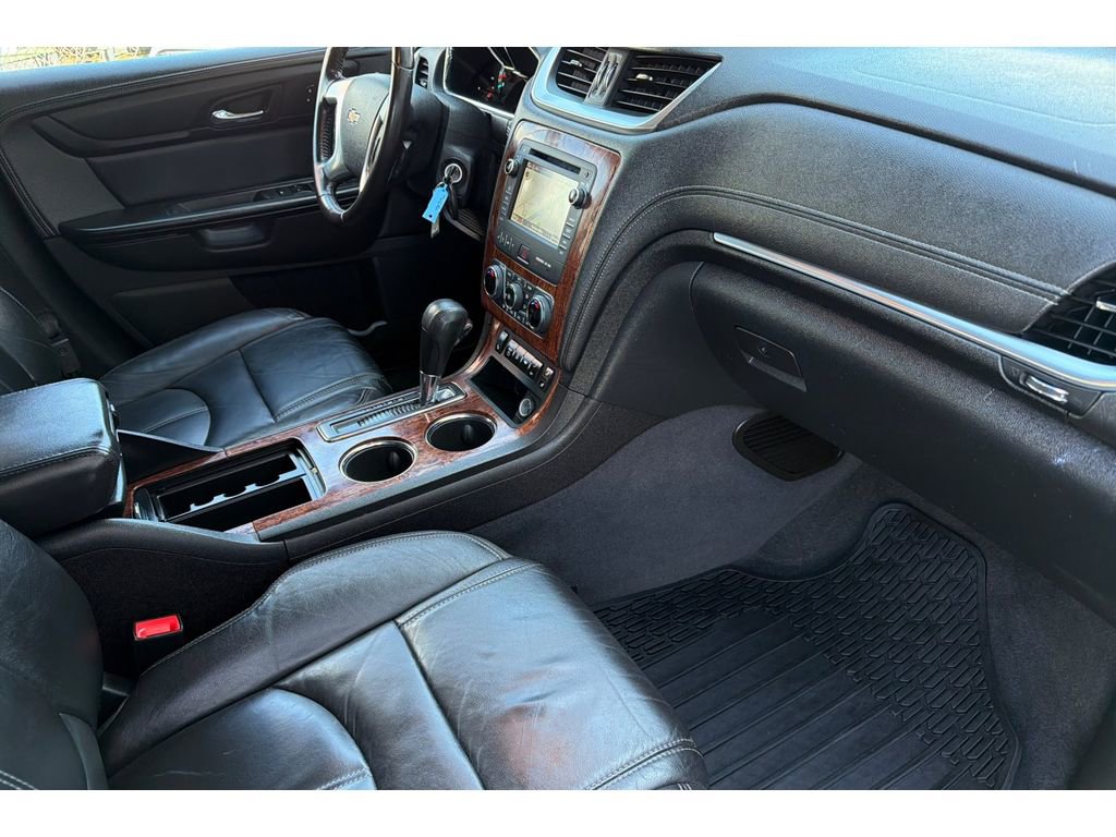 Used 2014 Chevrolet Traverse LT w/ LPO, 'HIT The Road' Package image 19
