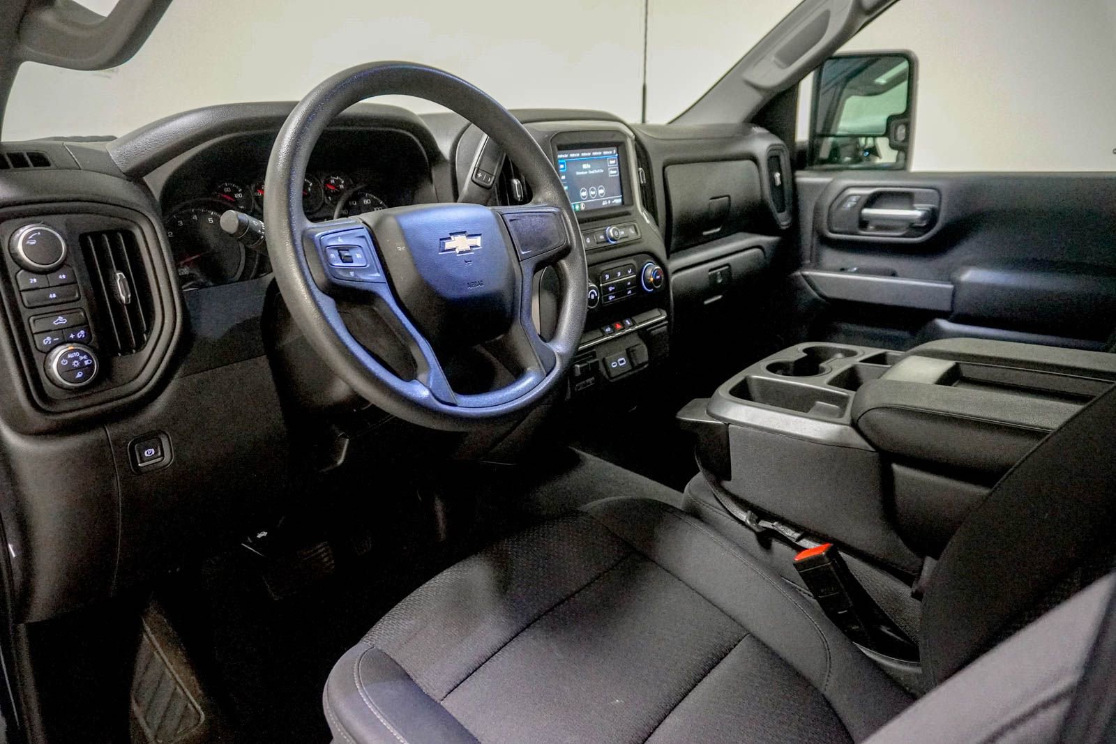 Used 2022 Chevrolet Silverado 2500 Custom w/ Custom Value Package AWD/4WD image 19