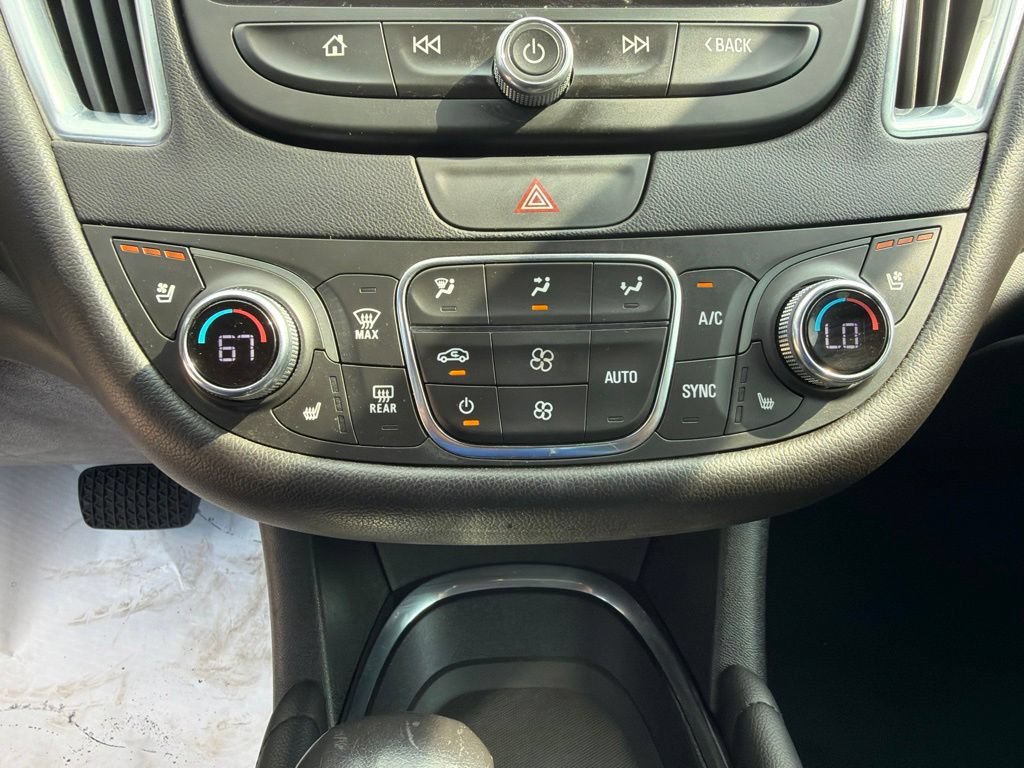 Used 2022 Chevrolet Malibu Premier FWD image 28