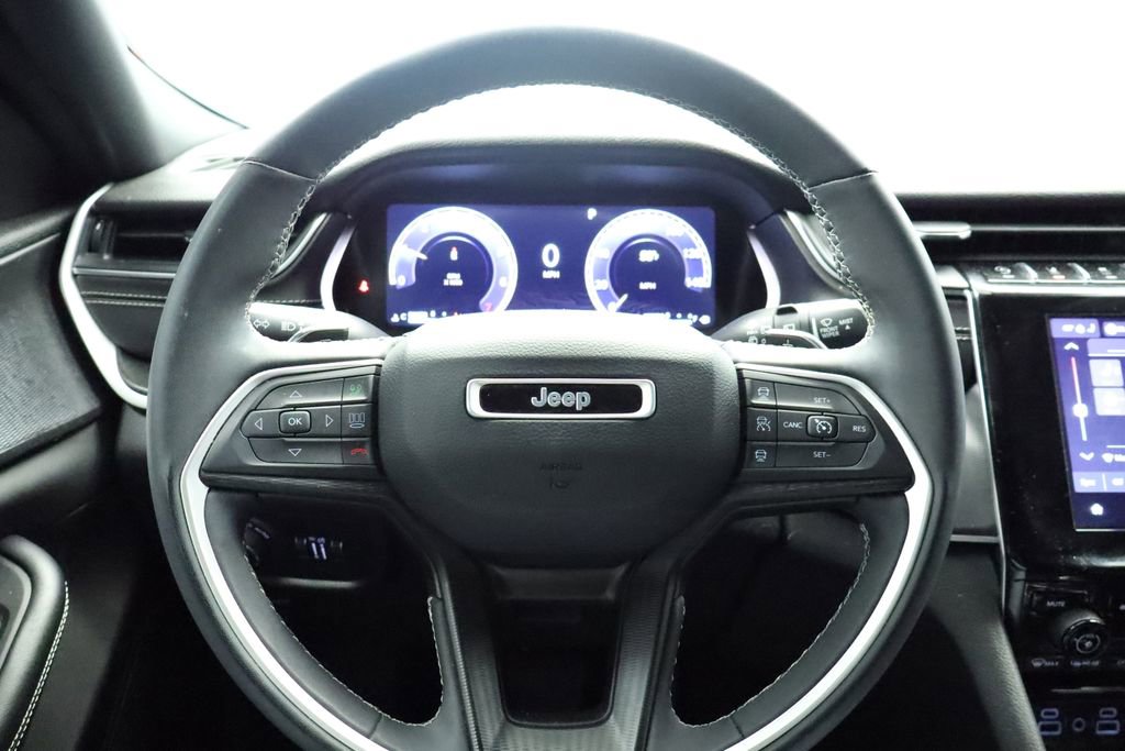 Used 2023 Jeep Grand Cherokee L Laredo image 34