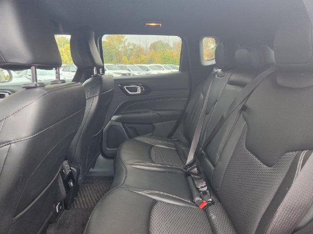 Used 2023 Jeep Compass Latitude AWD/4WD image 16
