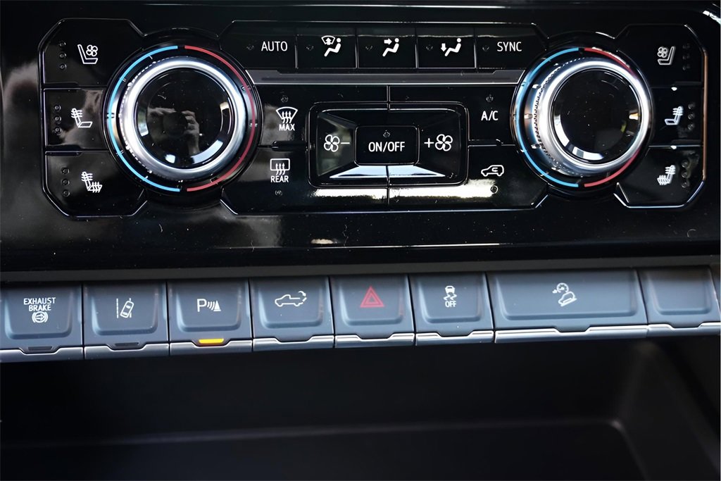 New 2026 GMC Sierra 2500 Denali w/ Denali Reserve Package image 13