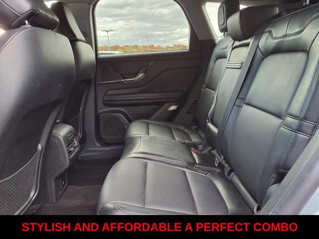 Used 2022 Lincoln Corsair AWD w/ Equipment Group 101A image 8