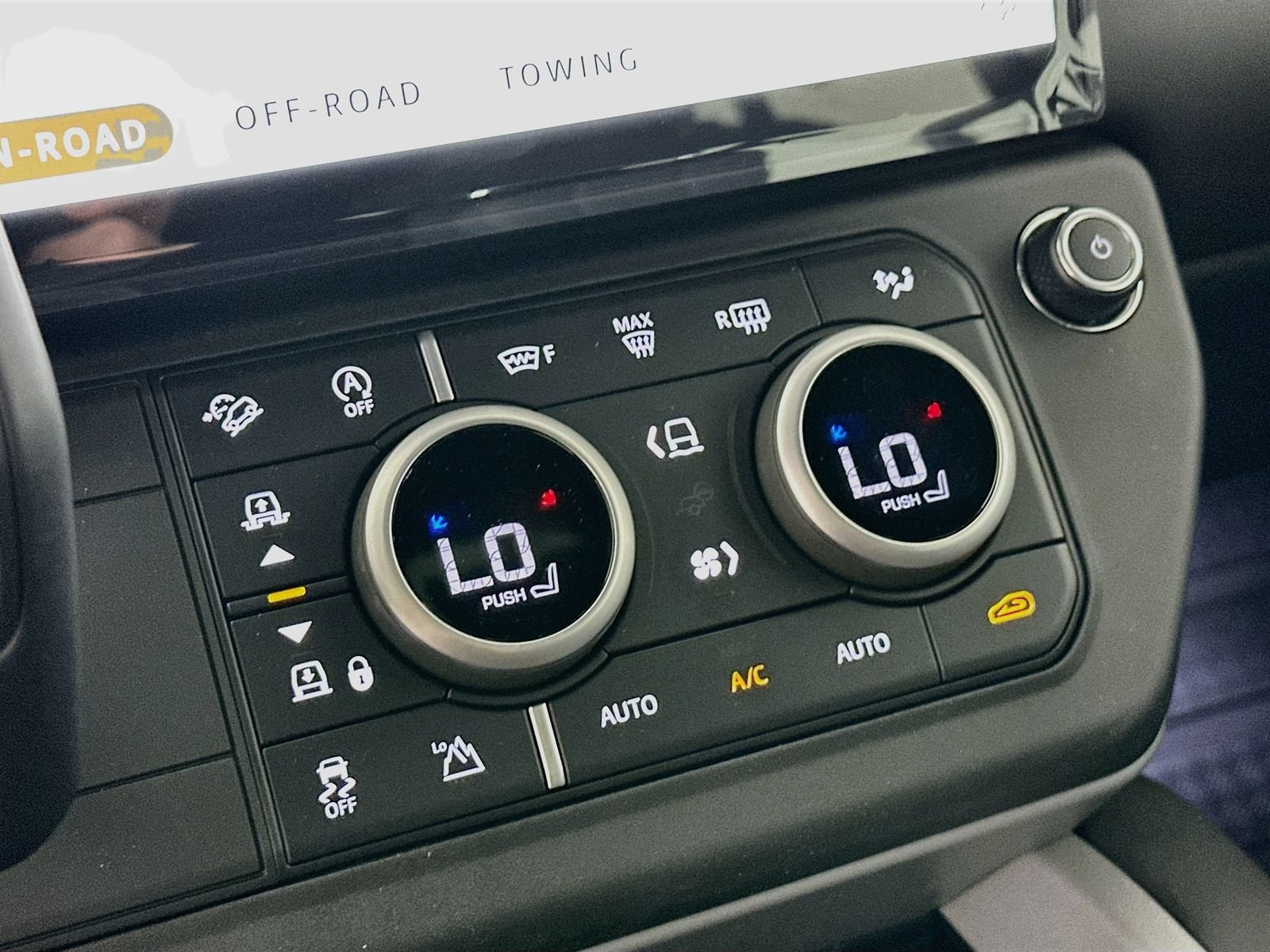 New 2026 Land Rover Defender 110 X AWD/4WD image 27