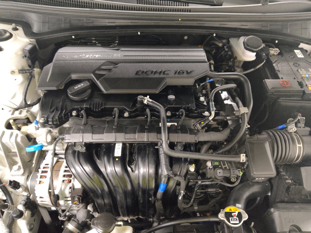 Used 2025 Hyundai Elantra Sport FWD image 30