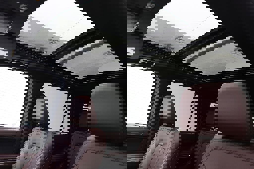 Used 2024 Ford Expedition Limited image 19